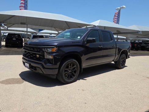 Used 2023 Chevrolet Silverado 1500 Custom w/ LPO, Dark Essentials Package RWD image 4