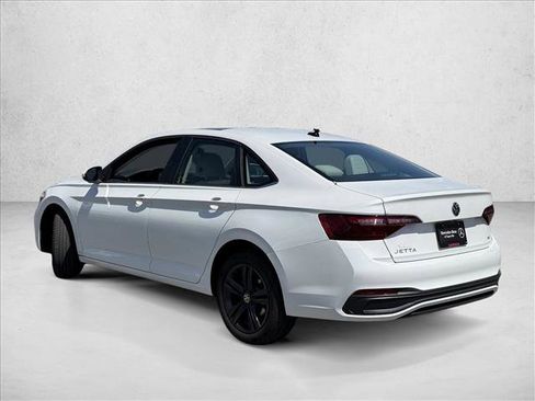 Used 2023 Volkswagen Jetta SE FWD image 7