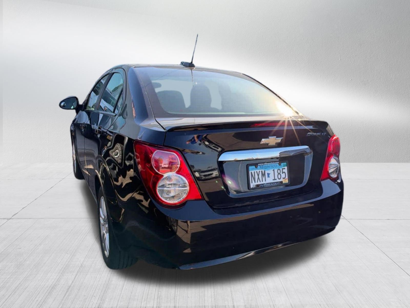 Used 2016 Chevrolet Sonic LT w/ Wheels and Fog Lamp Package FWD image 4