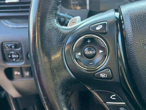 Used 2018 Honda Pilot Touring image 21