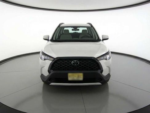 Certified 2024 Toyota Corolla Cross LE image 2