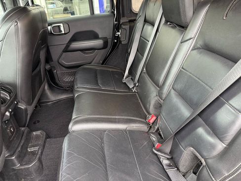 Used 2020 Jeep Wrangler Unlimited Sahara w/ Safety Group AWD/4WD image 9