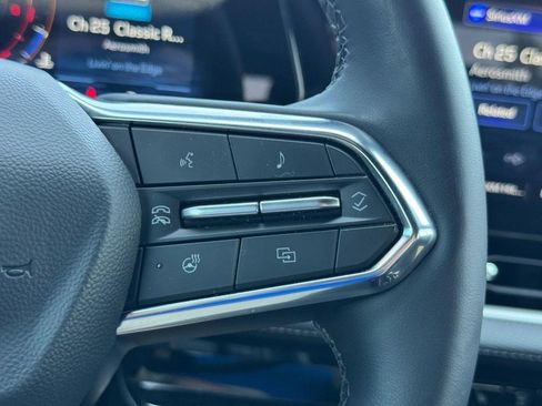 Used 2026 Chevrolet Equinox LT w/ Safety and Technology Package FWD image 17