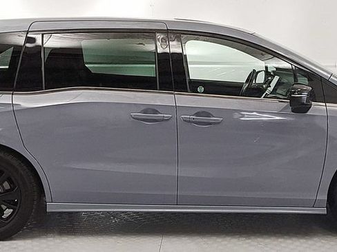 Used 2023 Honda Odyssey Sport image 2