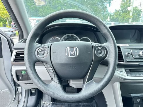 Used 2013 Honda Accord LX image 19