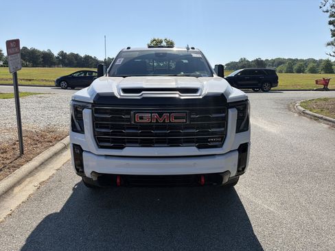 Certified 2025 GMC Sierra 2500 AT4 w/ AT4 Premium Plus Package AWD/4WD image 3