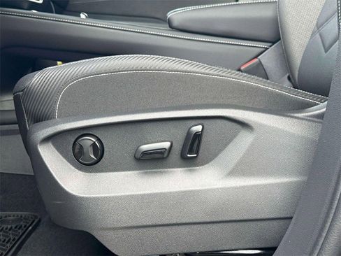 New 2026 Volkswagen Atlas Cross Sport SE FWD image 11