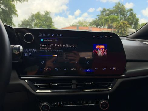 Used 2025 Chevrolet Equinox EV RS FWD image 43