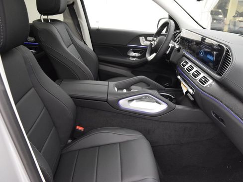 New 2026 Mercedes-Benz GLS 450 4MATIC image 16