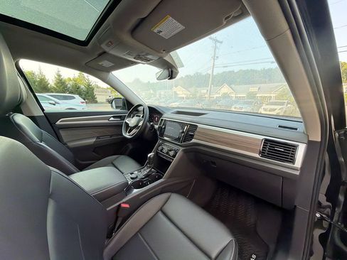 Used 2023 Volkswagen Atlas SEL AWD/4WD image 48
