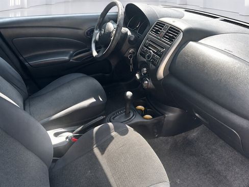 Used 2012 Nissan Versa SV FWD image 10