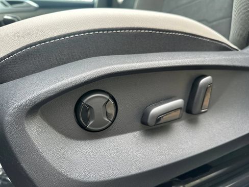 New 2026 Volkswagen Taos SE AWD/4WD image 9