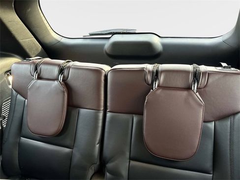 Used 2023 Ford Explorer Platinum w/ Technology Package image 12