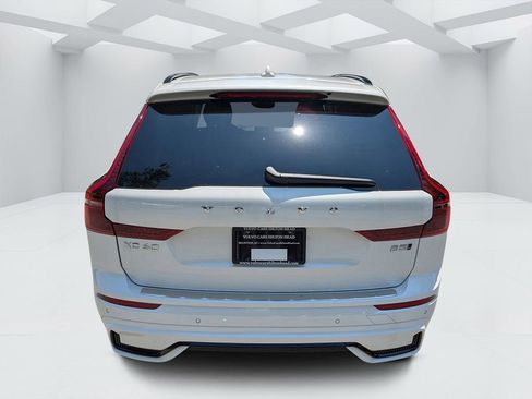 New 2026 Volvo XC60 B5 Core AWD/4WD image 4
