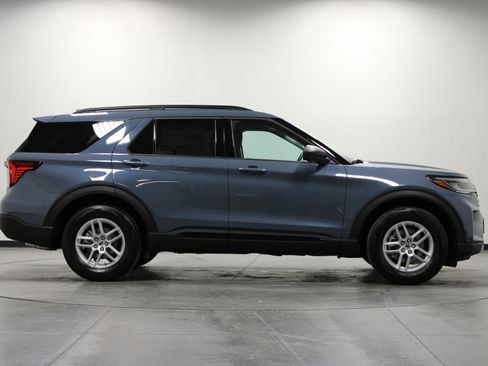 New 2026 Ford Explorer Active image 3