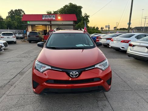 Used 2016 Toyota RAV4 LE FWD image 2