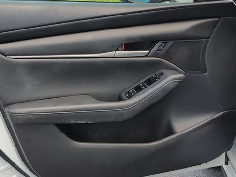 Used 2023 MAZDA MAZDA3 s FWD image 15