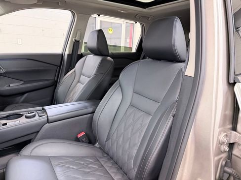 Used 2026 Nissan Rogue Platinum w/ Platinum Premium Package AWD/4WD image 15