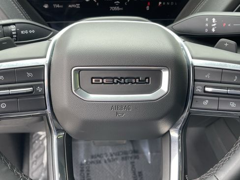 Used 2025 GMC Yukon XL Denali AWD/4WD image 23