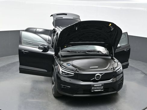Used 2023 Volvo XC40 Recharge Ultimate w/ Protection Package Premier AWD/4WD image 40