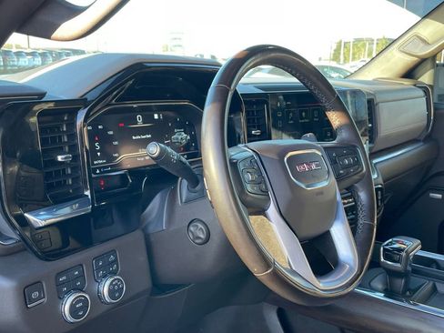 Used 2023 GMC Sierra 1500 SLT w/ SLT Premium Package AWD/4WD image 9