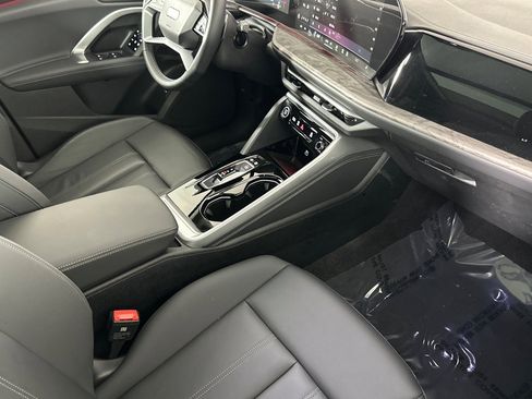 Used 2025 Audi Q5 Premium w/ 19" Wheel Package image 15