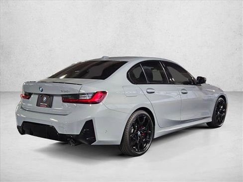 Used 2026 BMW 330i Sedan w/ M Sport Package RWD image 2