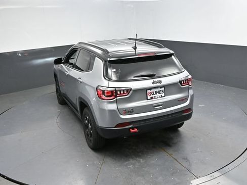 Used 2023 Jeep Compass Trailhawk AWD/4WD image 43