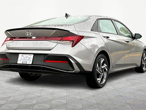 Certified 2025 Hyundai Elantra Sport image 2