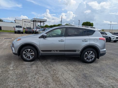 Used 2017 Toyota RAV4 XLE w/ Protection Package AWD/4WD image 7