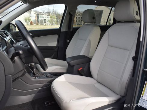 Used 2019 Volkswagen Tiguan SE AWD/4WD image 12