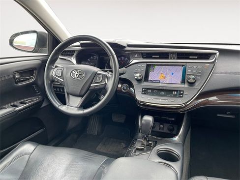 Used 2013 Toyota Avalon Limited image 10