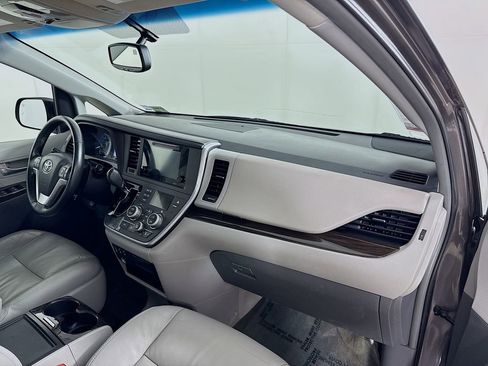 Used 2015 Toyota Sienna XLE w/ XLE Navigation Package FWD image 39