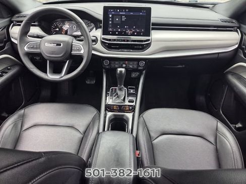 Used 2025 Jeep Compass Limited AWD/4WD image 13