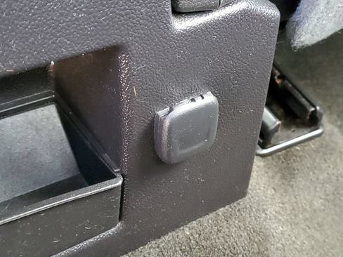 Used 2017 Chevrolet Silverado 1500 LT AWD/4WD image 30
