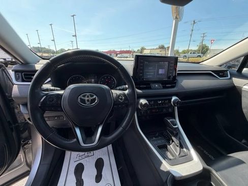 Used 2020 Toyota RAV4 XLE Premium FWD image 14