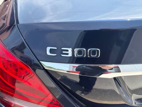 Used 2018 Mercedes-Benz C 300 4MATIC Sedan image 4