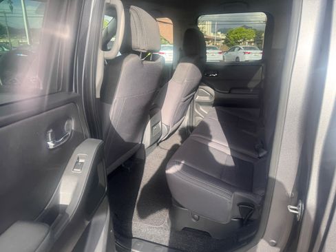 Certified 2023 Nissan Frontier SV w/ Technology Package image 9