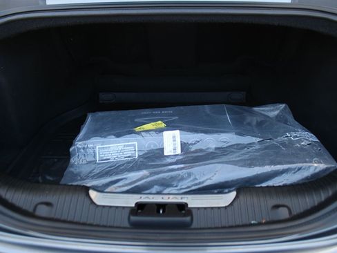 Used 2019 Jaguar XJ Supercharged image 30