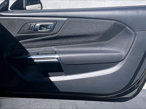 Used 2025 Ford Mustang Coupe image 21