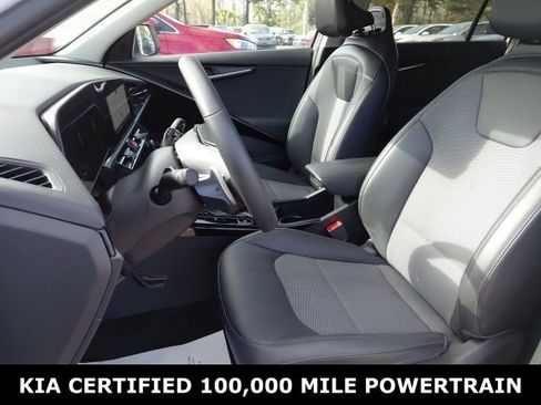 Certified 2024 Kia Niro EX image 23