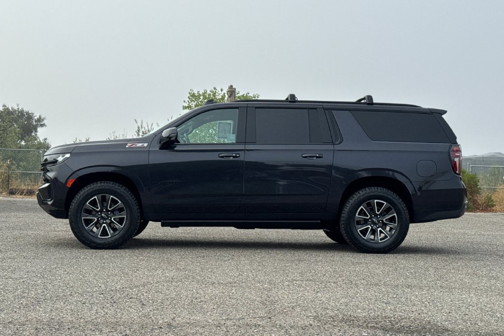 Used 2023 Chevrolet Suburban Z71 w/ Luxury Package AWD/4WD image 7