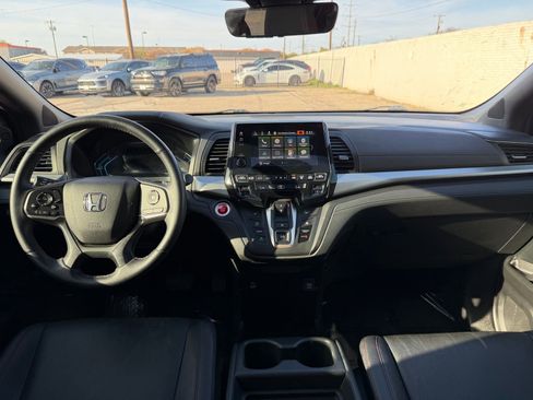 Used 2023 Honda Odyssey Sport image 12