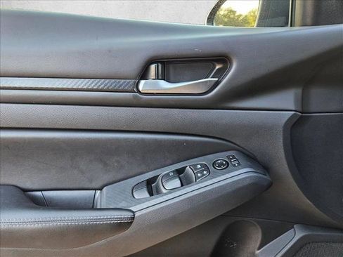 Used 2025 Nissan Altima 2.5 SV FWD image 21