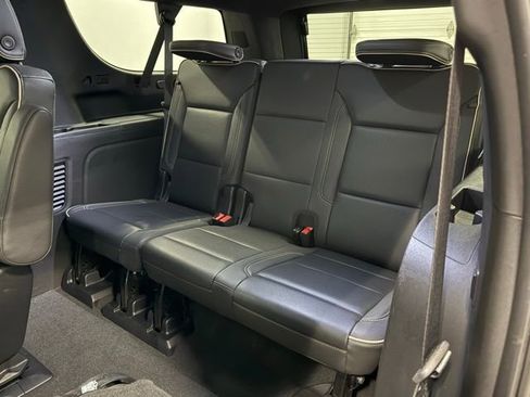 Used 2023 GMC Yukon XL SLT w/ SLT Luxury Package image 35