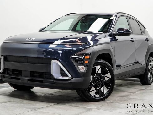 Used 2025 Hyundai Kona SEL image 1