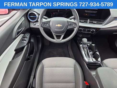Certified 2025 Chevrolet Trax LT image 16