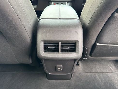 Used 2023 GMC Terrain SLE image 24