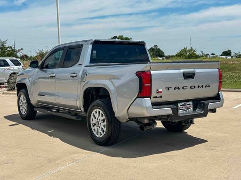 Used 2024 Toyota Tacoma SR5 AWD/4WD image 5