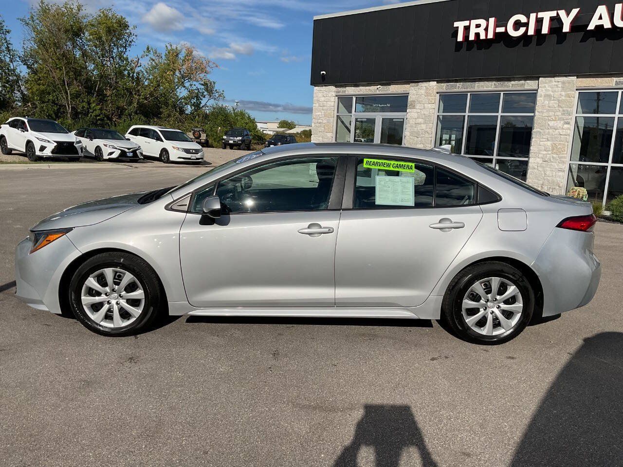 Used 2025 Toyota Corolla LE FWD image 3